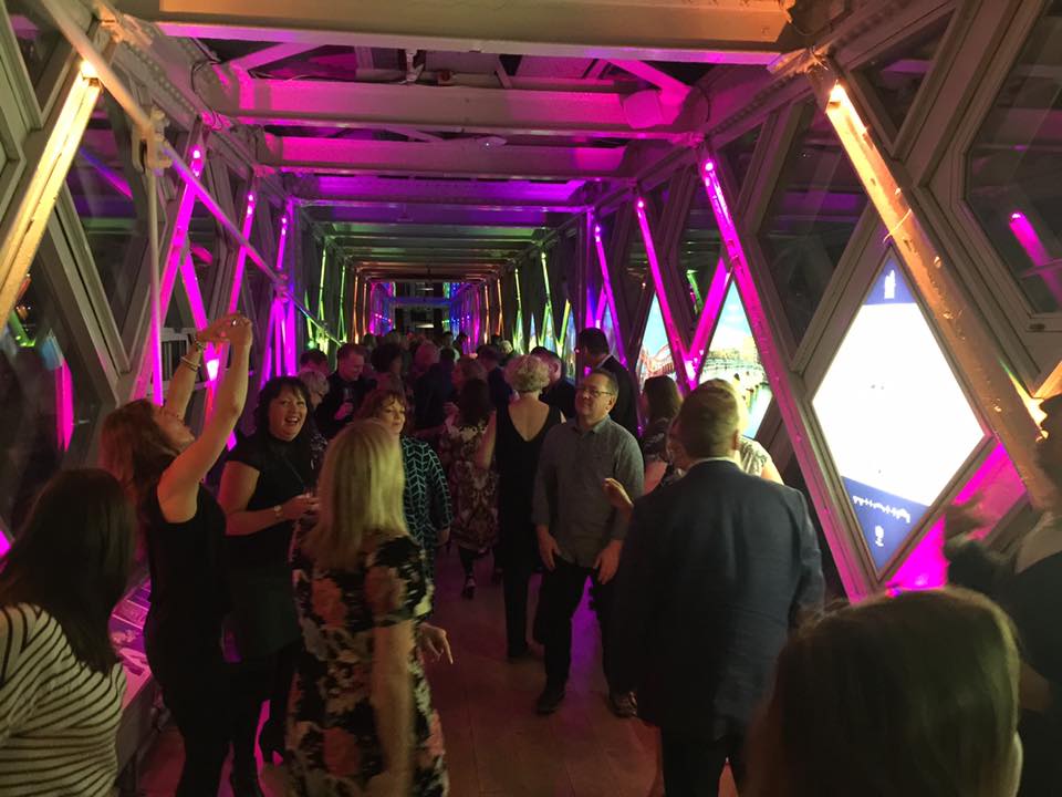 22221804 10155209592923871 4909343040253179733 n Tower Bridge, London   80s Party