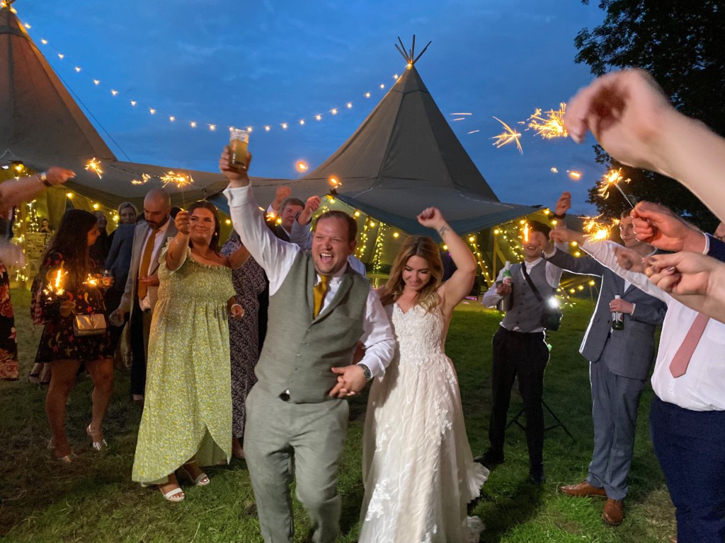 1 1024x768 Surrey Hills Wedding (first after lockdown)